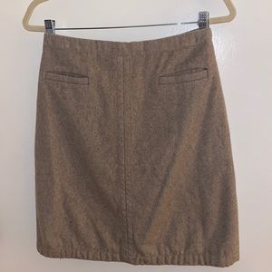 Wool skirt with pockets!